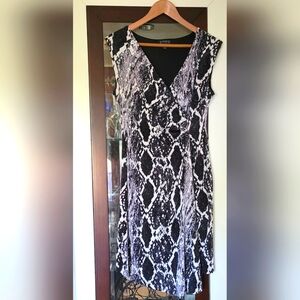 Snake Print Ruffls Midi Dress ❤️